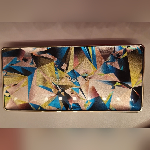 Rare beauty compact - Picture 3 of 3